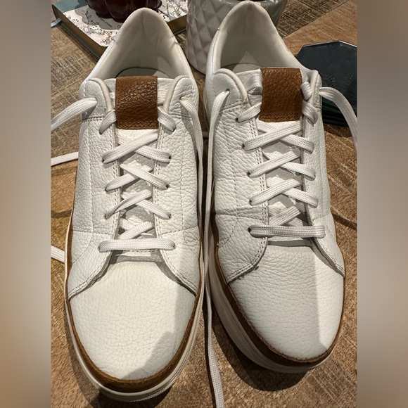 CROWN VINTAGE
Desc: Men's Crown Vintage Dathan Court White Leather Sneakers - Picture 3 of 10